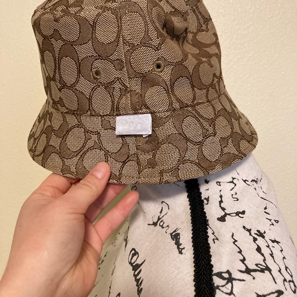 SOLD NWT COACH KHAKI SIGNATURE BUCKET HAT - Picture 4 of 8